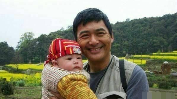 明星回家过年的照片,就问你能认出几个?