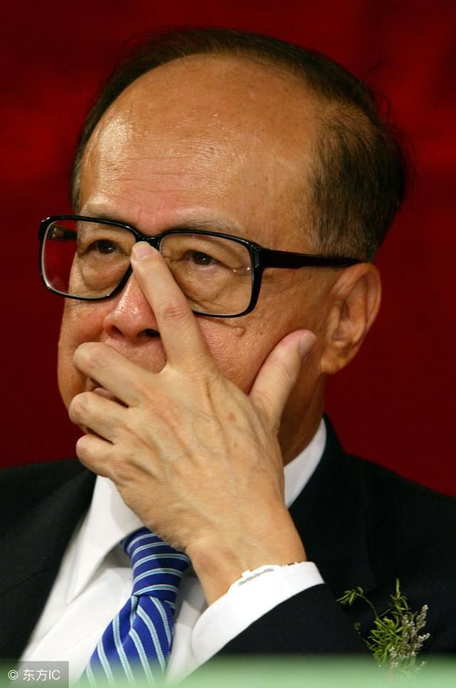 许家印一天跌去180亿全球最惨,李嘉诚坐看他排