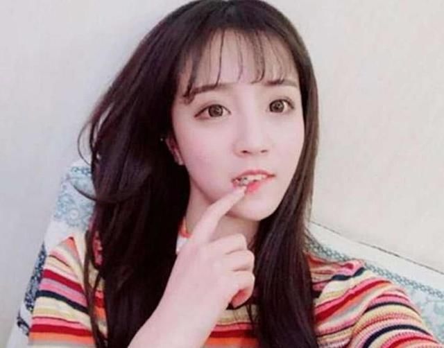 王思聪点赞关注莉哥,网友:这难道又是要换女朋