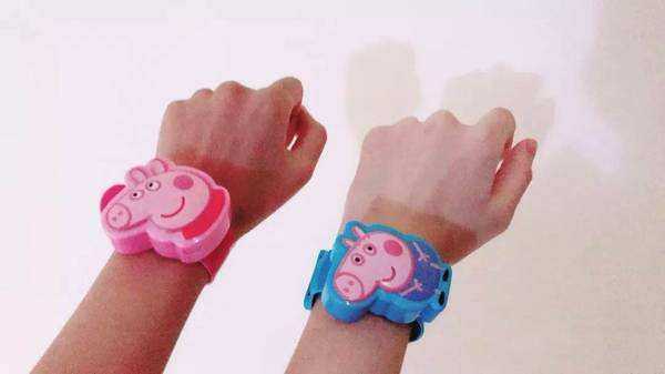 熊孩子拍抖音学猫叫,无意间拍下妈妈沐浴过程