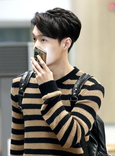 小鲜肉用啥手机壳?张艺兴可爱,王源大气,范丞