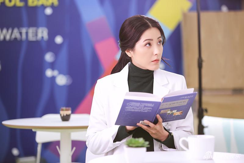 《儿科医生》云南杀青 凌潇肃值夜班心忧女儿病情 《儿科医生》云南杀青 凌潇肃值夜班心忧女儿病情