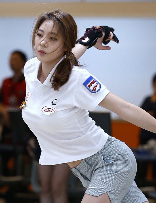 组图-韩艺术体操女神美图吸睛 柔韧性令人赞叹