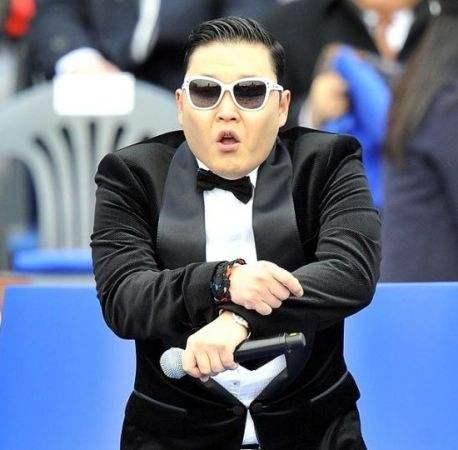 一夜爆红的5位明星,现在被打回原形,刘谦草帽