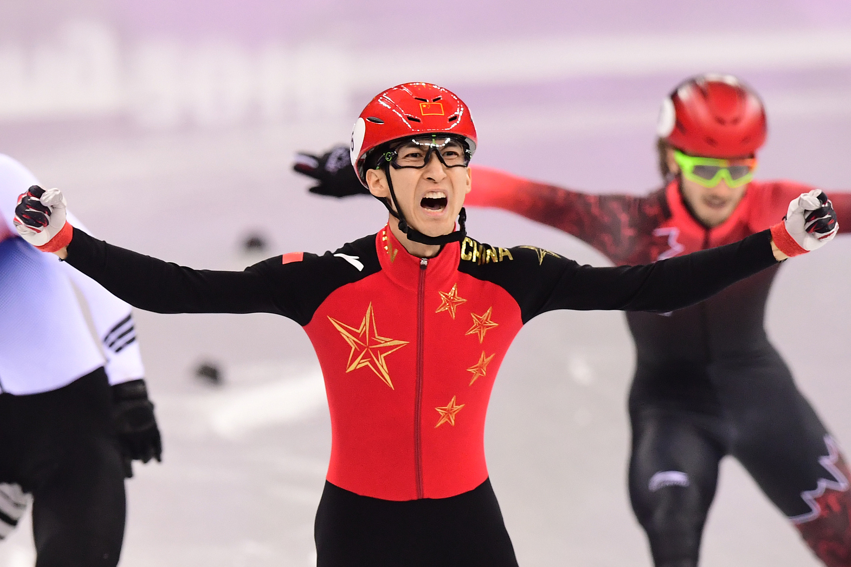 武大靖创世界纪录夺冠 中国代表团平昌冬奥首金