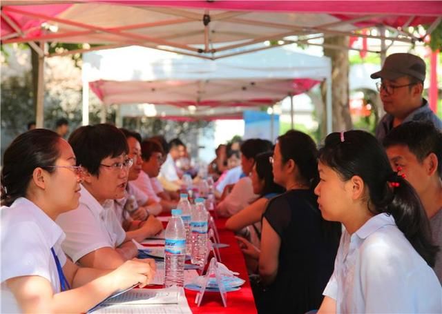 山师附中、山东省实验中学、历城二中同一天举