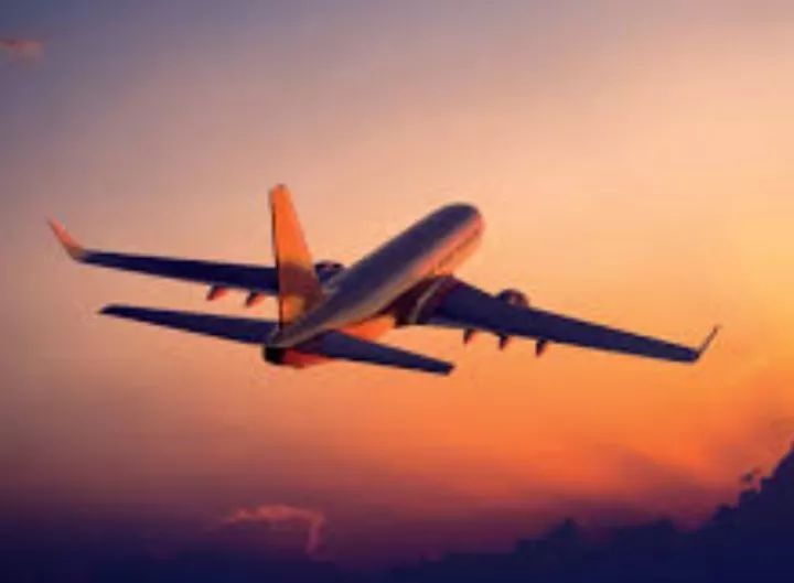 美国航空公司新规!这种行李箱上不了飞机, 登机