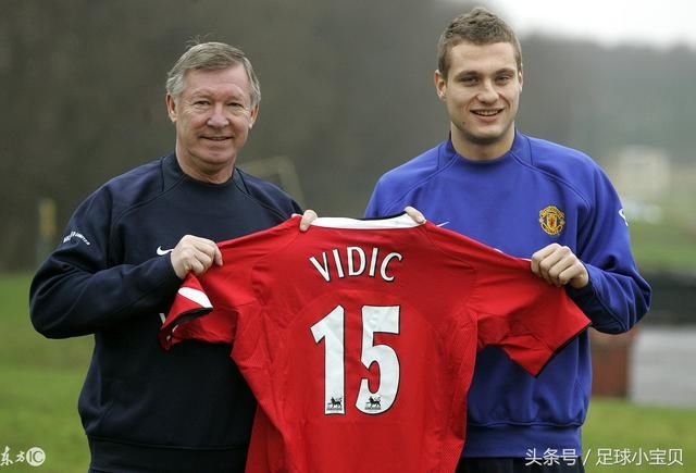 足坛历届冬窗十大最佳转会:曼联四人入选,英超