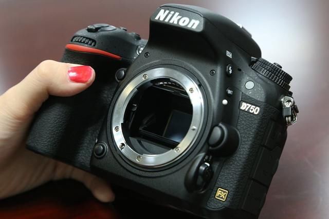 7600元的D750能买吗?A7M2会跌破7000元?