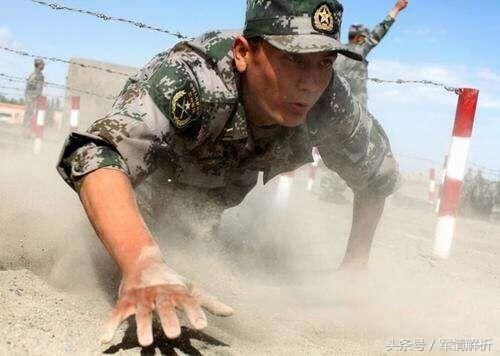 解放军为何将障碍跑设置为400米?其实大有讲