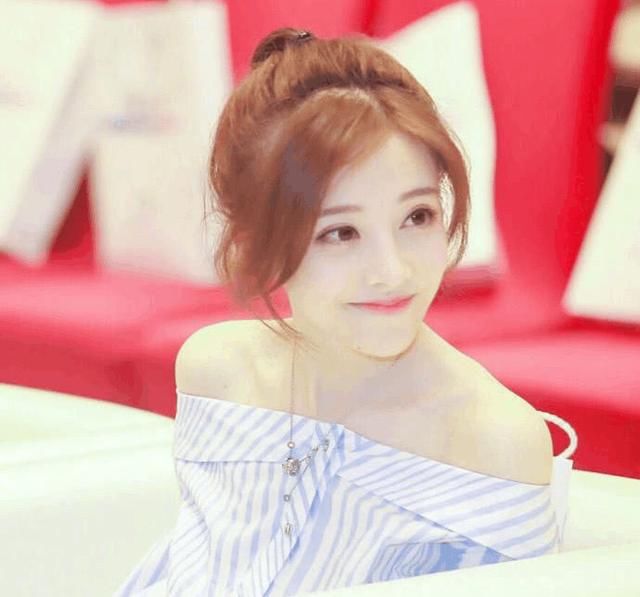 冯提莫首次拍男人装写真,网友热议:大大大,P图