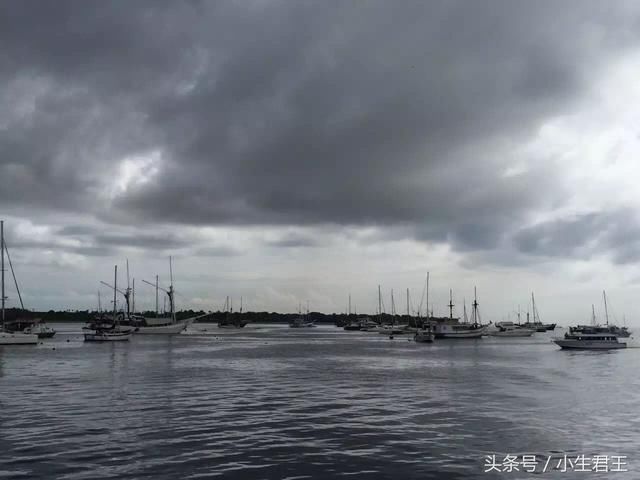 去了巴厘岛,你拿一万人民币,就会成为高富帅千