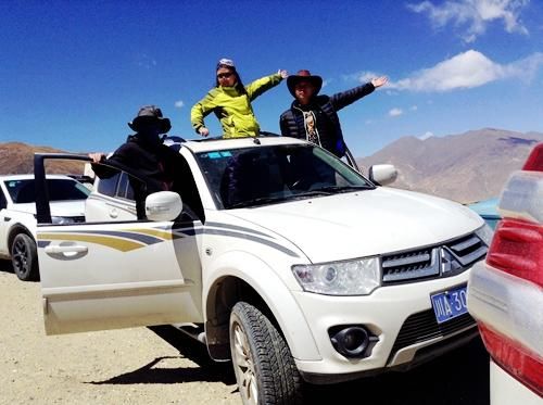 成都租越野车山猫帕杰罗去西藏自驾大概多少