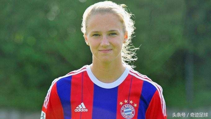世界十大美女足球运动员排行榜 中国美女球员