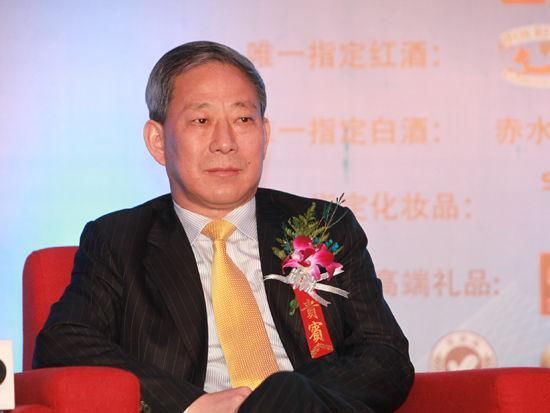 借10万承包工程发家,曾一年赚110亿,称其儿子