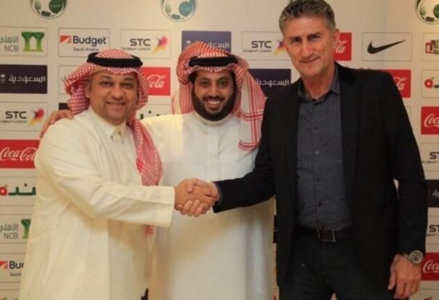 根廷名帅真多!桑保利继任者世界前十,巴乌萨躺