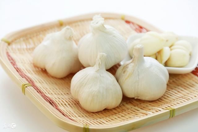 老大爷颈椎疼18年,花了数十万!没想到是被一颗