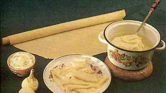 哈萨克族饮食文化:奶茶终日必备的饮料 哈萨克族饮食文化:奶茶终日必备的饮料