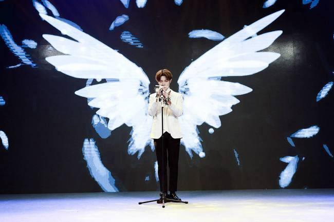 awaken-f成员韩沐伯生日会演奏大提琴 讲述创作心路