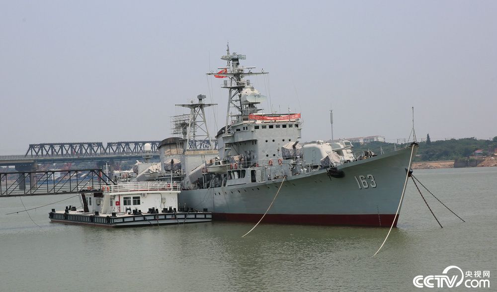 2016年，退役后的南昌舰回到“英雄城”，南昌围绕这艘军舰打造成军事主题公园，作为国防教育和爱国主义教育基地场所。（记者 袁育堃 报道）