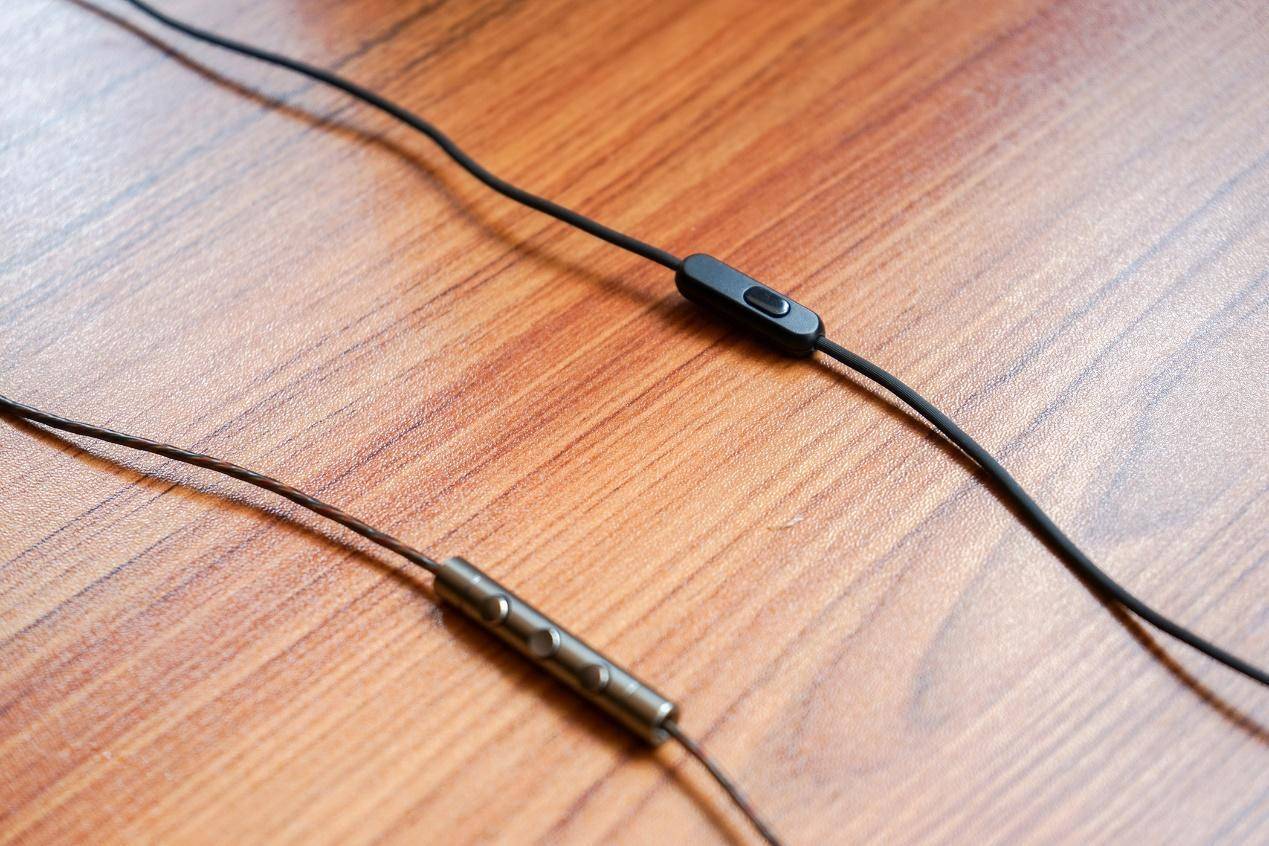 同价位之战 索尼 XBA-N1AP对比1MORE四单元