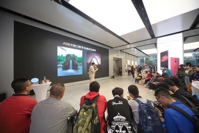 华为新零售密码:一城一馆一生活,超级体验赢人