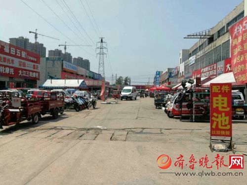 商家三轮篷车月卖五辆销量减九成 山东低速电