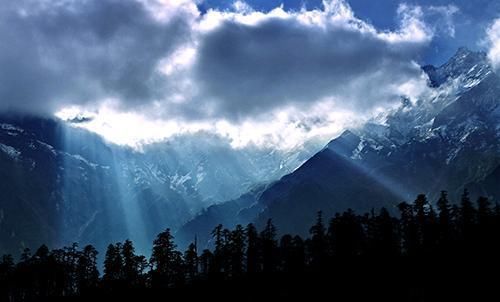 成都租车:四川周边自驾游必去景点推荐