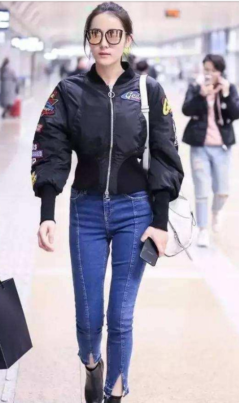 盘点女星穿牛仔裤的既视感,杨幂尽显好身材,宋