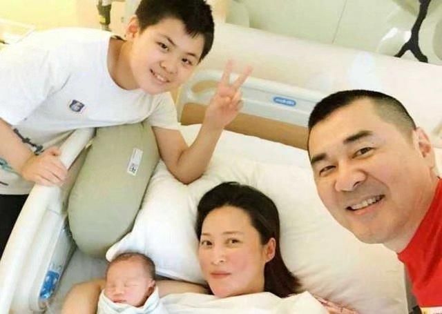 袁弘宣布爱妻怀孕喜讯,胡歌微博再次沦陷!网友