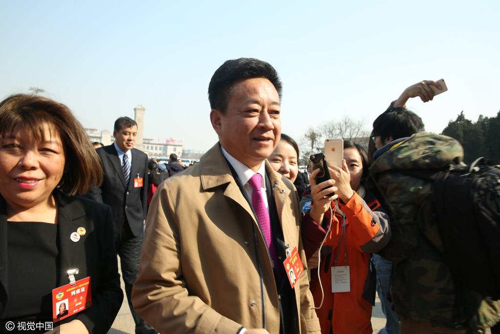 2017全国两会召开 成龙宋祖英等委员参加会议 2017全国两会召开 成龙宋祖英等委员参加会议