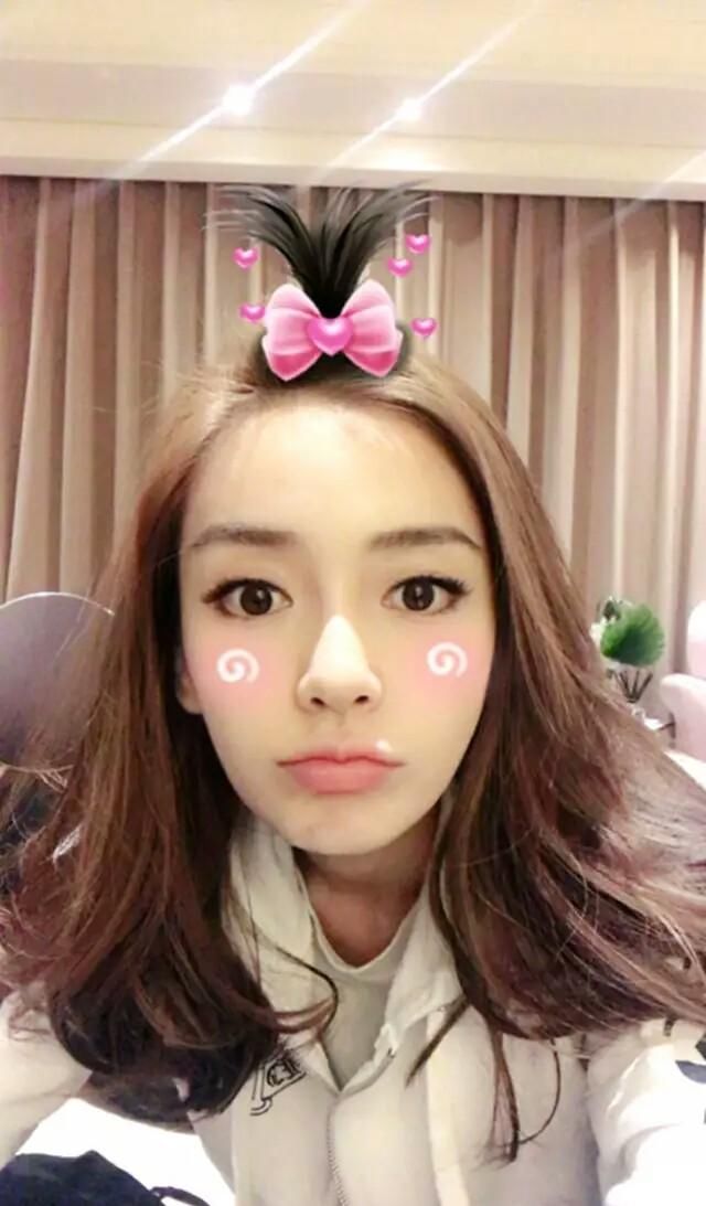 借助小海绵,黄晓明夫妇能成功洗白吗?