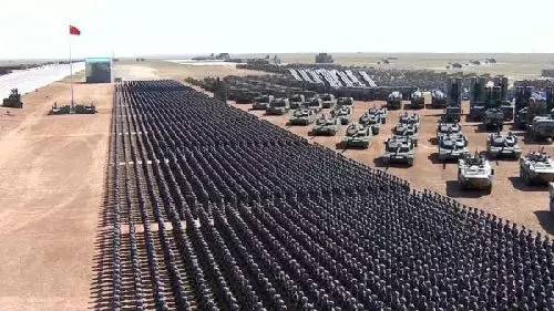 沙场阅兵后印度抱怨武器生锈 台湾网友求留情