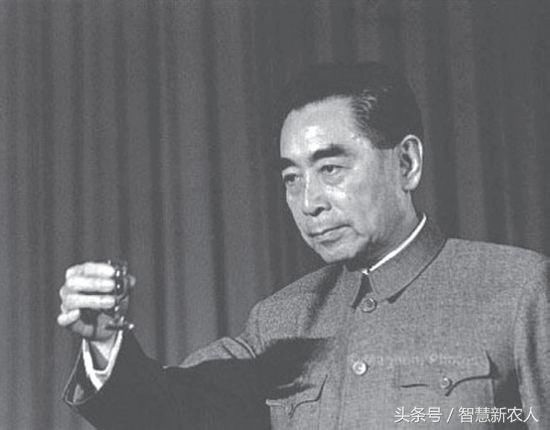 你只关注李小璐绯闻,却不知道今天是这位伟人