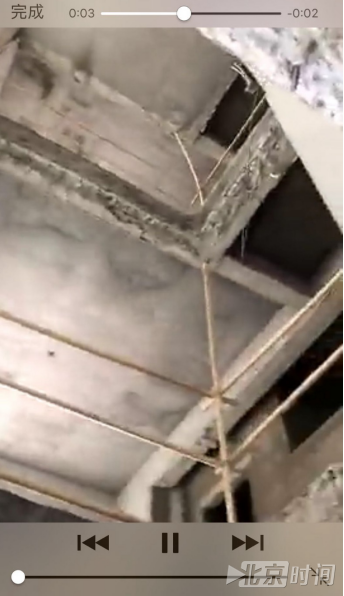 有钱任性!网曝业主打通上下3套房楼板要装电梯