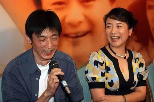 又一对姐弟恋被曝光!女星婚内出轨3次,还同居