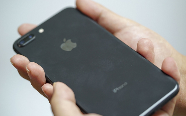 iphone8 plus价格刷新, 网友: 还买什么三星S9