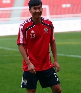 张琳芃中卫位置最佳搭档成国安后防核心 未来