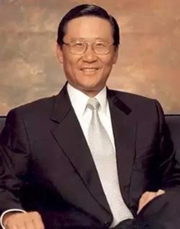 邓小平说他当世界船王是中国人的骄傲