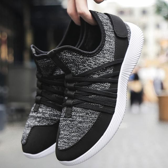 40岁以上男人,少穿运动鞋,这样穿更时尚百搭