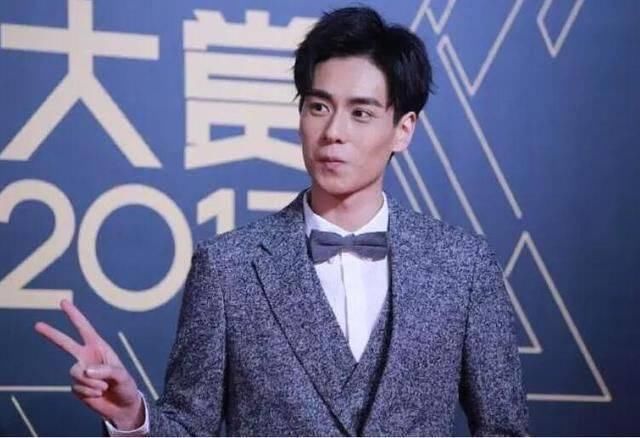 星光大赏撞尖叫夜,杨幂成全场最忙!最崩溃的是