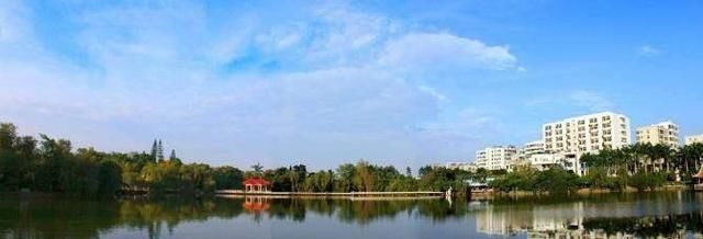 广东一个城市, 曾经是省内第二城, 有一处景点被