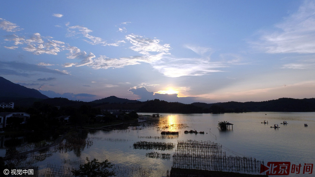 夜色也是美美的。