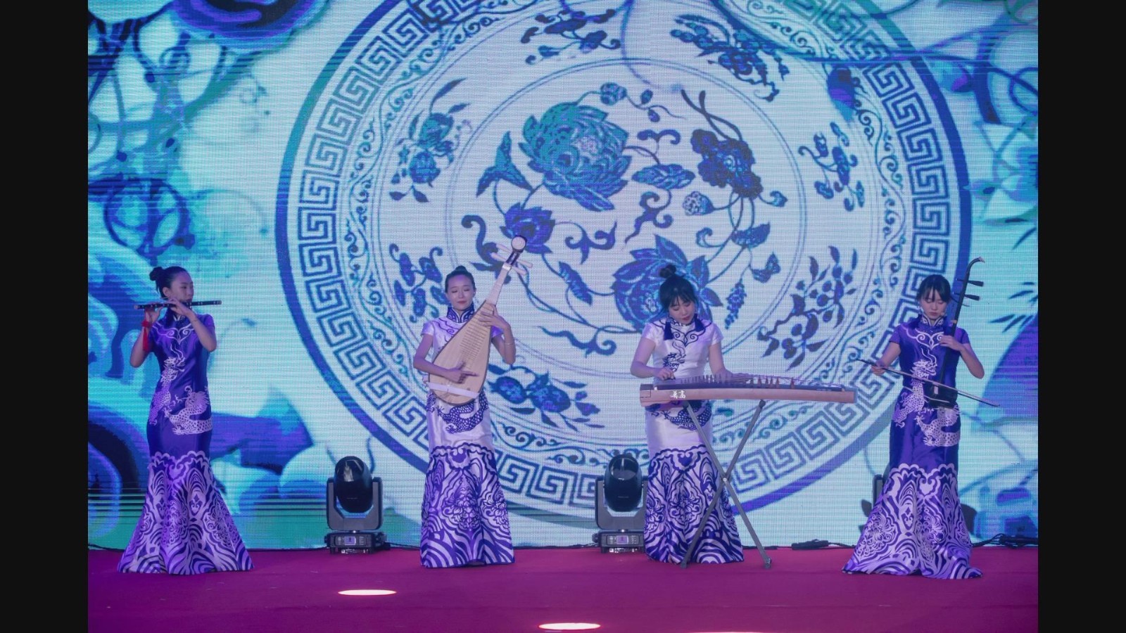 “月圆京城 情系中华”怀柔中秋晚会在雁栖湖畔唱响_北京时间
