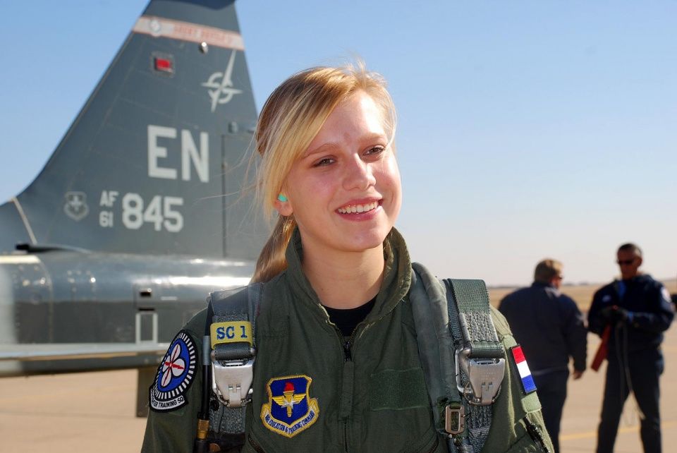 美军搞不掂中国俄罗斯:权威智库爆料,军费最高也不管用