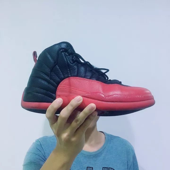 鞋贩子被追着打,南京AJ抢鞋现场,鞋迷们怒了