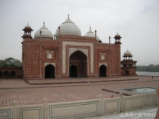 印度一家人来到中国旅游,到这个城市之后,失望