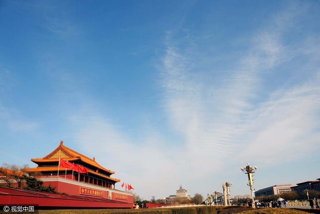 北京天气晴好颜值爆表 天安门蓝天白云迎两会
