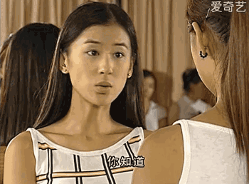 印象中她的第一部作品是《红苹果乐园》,她在这部偶像剧中饰演校花