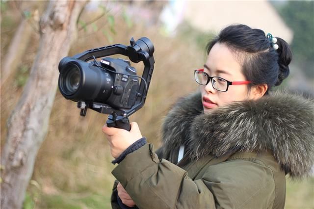 视频达人必备,超大载荷+一体跟焦,云鹤2单反云